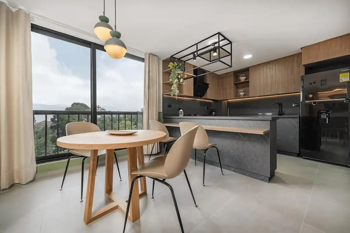דירה מדיין Poblado Apt With King Bed And Free Parking 216 קולומביה