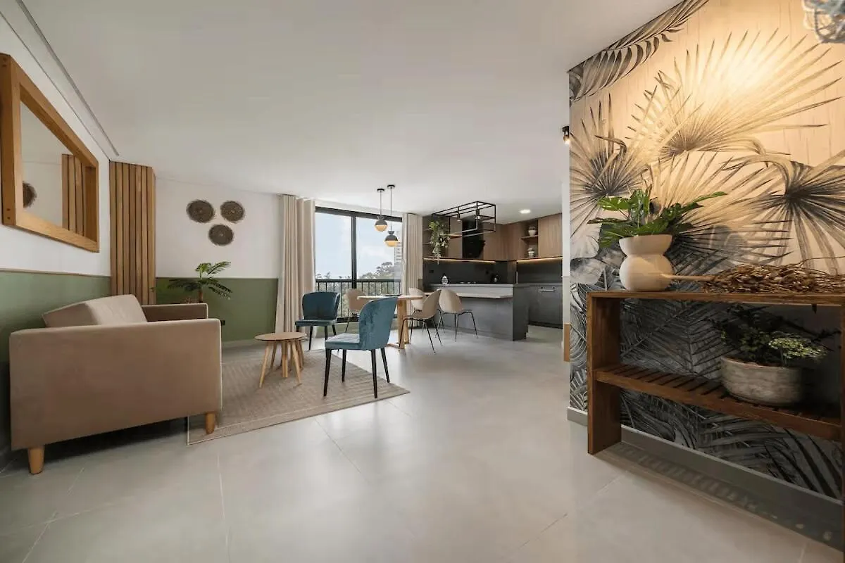 מדיין Poblado Apt With King Bed And Free Parking 216