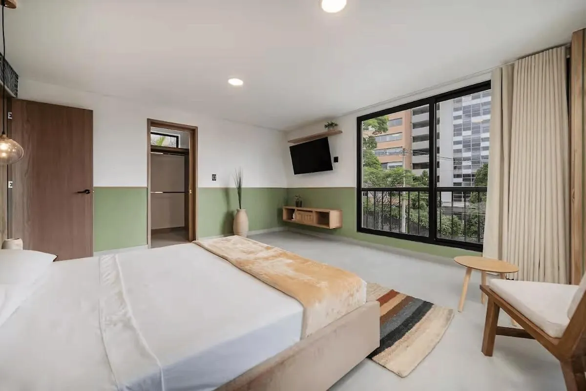 Daire Poblado Apt With King Bed And Free Parking 216 Medellín